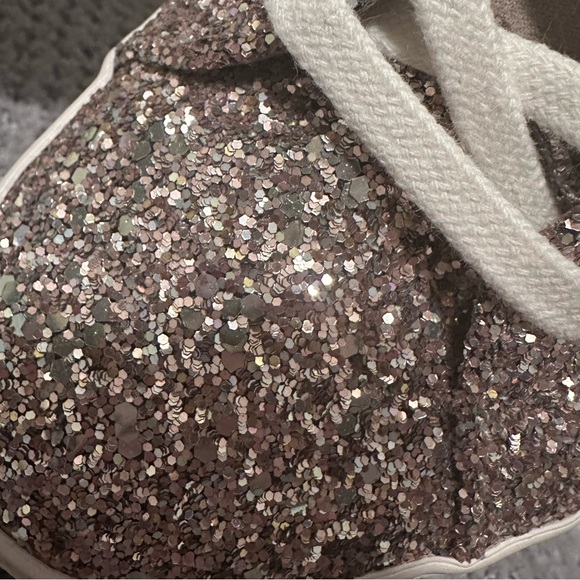 💫✨ 5 for $20 || super cute NWOT gold sparkle / sequin old navy sneakers - size 8 - Picture 8 of 10